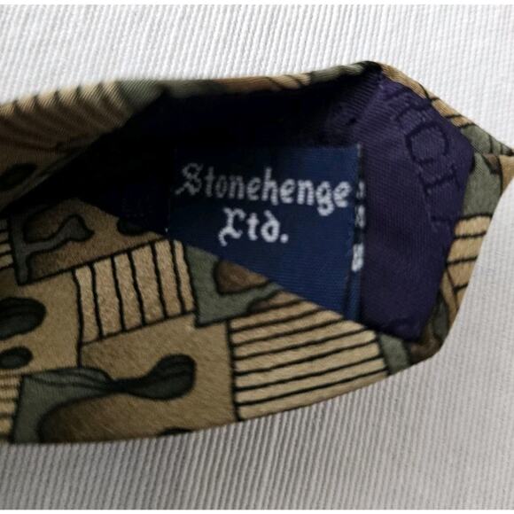 J Garcia Collectors Edition Stonehenge 100% Silk Hand Sewn in USA Mens Necktie - Picture 3 of 6